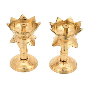 Lámpara de aceite con soporte Diya en forma de loto de latón puro de lujo, decoración interior para el hogar y la Oficina, decoración Diwali, regalo de boda de inauguración - Product Image 1