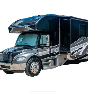 Descuento en C OACH ACCOLADE, SUV de Lujo, Emisión Euro IV, Motor de 4.5L, Caja de Cambios Automática, Asientos de Cuero, 4-6 Pasajeros, Blanco - Product Image 6