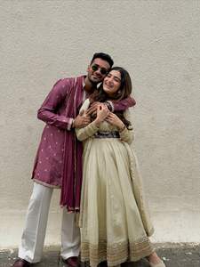 ชุดเดรส Anarkali ผ้าไหมชิโนนคุณภาพดีที่สุดสำหรับขายส่ง พร้อมงานปัก งานปักเลื่อม และงานประดับตกแต่ง เหมาะสำหรับชุดประจำชาติและชุดออกงาน - Product Image 4