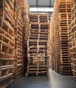 Venta caliente Euro Paletas de madera Precio de fábrica Fuerte Durable EPAL Paleta de madera para almacenamiento en almacén y envío de exportación al por mayor - Product Image 6