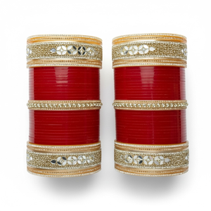 Conjunto de Brazaletes de Novia Rojos Virales con Perlas y Chapado en Oro, Brazaletes de Boda Modernos, Joyería de Imitación Premium a Precio de Mayoreo - Product Image 1