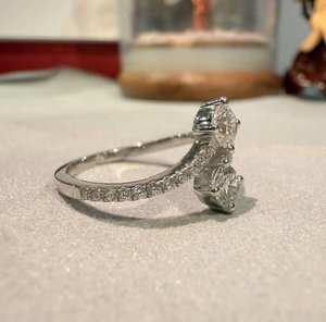 Anillo de Fiesta Toi Et Moi con Diamante de Laboratorio de 1.50 Ct, Oro Blanco de 14K, VVS2, Color M, Chapado en Rodio de Lujo, Certificado, Diseño Moderno para Mujer - Product Image 4