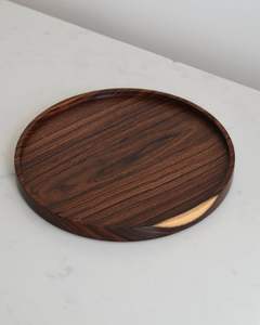 Assiette de présentation rustique en bois rond, style rustique, plateau de service en bois, vaisselle, plateau de présentation pour la salle à manger, plateau en bois brun - Product Image 2