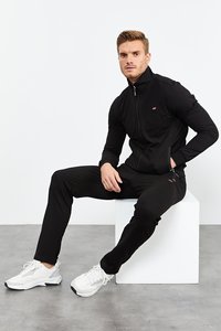 Ensembles 2 pièces de jogging à fermeture éclair avec logo personnalisé OEM survêtements réfléchissants 3m pour hommes costume pour hommes avec logo personnalisé - Product Image 2
