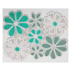 Napperons de perles faits à la main chemin de table napperon brodé 16x14 pouces napperon à thème floral à prix abordable perlé - Product Image 1