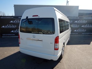 Autobús HiAce Usado de Techo Alto de 13 Plazas, Años 2019-2024, con Asientos de Tela, Disponible con Volante a la Izquierda y Derecha - Product Image 5
