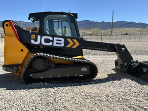 รถตักล้อยาง JCB 3TS-8T รถตักล้อยางแบบ Teleskid ของ JCB เครื่องยนต์ดีเซล สีเหลือง รัศมีการเลี้ยวสั้น - Product Image 2