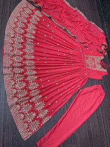 NUEVO DISEÑADOR DEPORTE DE FIESTA FUAX GEORGETTE FANCY BORDADO SEQUUNCE TRAJE DE TRABAJO - Product Image 4