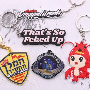 Porte-clés personnalisé en caoutchouc PVC souple Porte-clés avec logo en relief 3D Idéal pour le marketing, les promotions commerciales et les cadeaux souvenirs uniques - Product Image 1