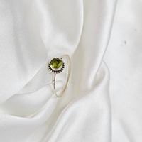 Bague de Fiançailles en Argent Sterling 925 Fin et Léger avec Pierre Précieuse Péridot Verte pour Femme, Sertissage Clos Élégant, Cadeau de Mariage – Vente en Gros