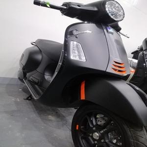 Precio con Descuento para Motocicleta Deportiva para Adultos Vespas GTS Super 300 con Garantía de 3 Años, Velocidad Máxima de 61-80 km/h, Lista para Enviar - Product Image 1