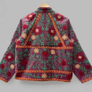 Veste en coton Suzani faite à la main en Inde, veste courte brodée à la main, veste unisexe, veste courte Suzani faite à la main - Product Image 6
