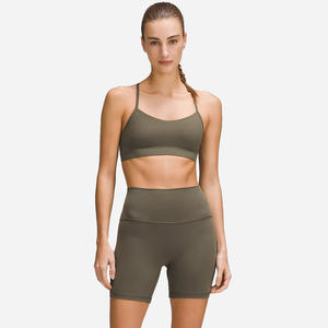 Conjunto de Yoga Personalizado para Mujer con Logotipo, 100% Poliéster, Tejido Transpirable y de Secado Rápido, el Mejor Conjunto de Top y Pantalones Cortos para Gimnasio - Product Image 1