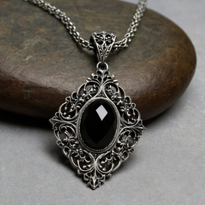 Pendentif en argent sterling de style reliquaire en onyx noir 925, bijoux fins gothiques français, défilement ouvert délicat - Product Image 4