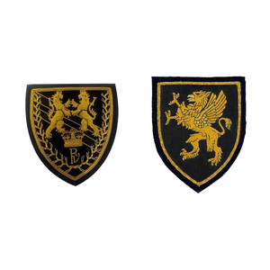 Insignias de bordado de alambre de lingotes Insignias de moda de bordado hecho a mano puro con su propio logotipo a la venta - Product Image 5