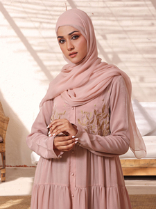 ชุดอาบายะห์อิสลามสำหรับผู้หญิง ดีไซน์ล่าสุดปี 2026 เหมาะสำหรับงานแต่งงาน ระบายอากาศได้ดี พร้อมฮิญาบ ผลิตจากโพลีเอสเตอร์น้ำหนักเบา ใส่ได้ทุกฤดู - Product Image 6