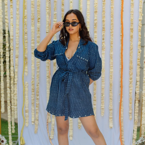 Vente en gros Mini robe décontractée à manches courtes pour femmes Col haut Boutonné Dentelle Décoration Design personnalisé Lavable Taille naturelle - Product Image 2