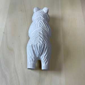 Statua di Orso in Legno Intagliata a Mano YEEYAYA, 5 Pollici, Figurina di Orso Bianco per Decorazione Casa, Animali Selvatici, Regalo di Natale, Arredo Camera - Product Image 5