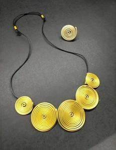 Collier en résine océanique de haute qualité et de qualité supérieure du fabricant indien disponible en quantité en vrac Déclaration de collier en résine multiple - Product Image 5