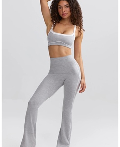 Ensemble de yoga sportif pour femmes de qualité supérieure soutien-gorge maigre sans couture et legging court avec col carré sangle non réglable pour la course à pied - Product Image 6