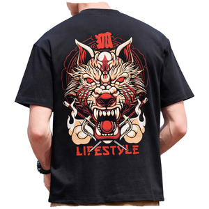 Camiseta Negra de Manga Corta para Hombre, Cuello Redondo, Estilo Urbano, Diseño Gráfico con Estampado de Cabeza de Lobo en la Espalda - Product Image 1