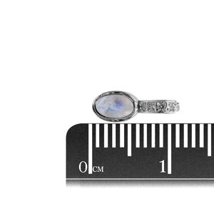 Piedra lunar arcoíris con forma ovalada de circón natural Colgante plateado de plata esterlina de 11 MM - Product Image 2