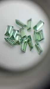 เพชรทรงบาแก็ตต์สีเขียวเข้มแบบหลวม ขนาด 0.10 ถึง 0.40 กะรัต เพชร CVD สีสังเคราะห์จากห้องปฏิบัติการ - Product Image 5