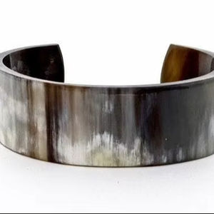 Brazalete de cuerno audaz de alta calidad para ocasiones de boda romántica para capas con otras joyas y lámparas de sal de artesanía creciente - Product Image 1