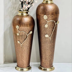 Vase de sol en métal argenté antique au design moderne, élégant vase à fleurs en fer, décoration intérieure, style classique indien de luxe - Product Image 1