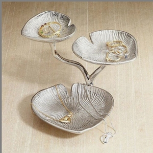 Support de bijoux tendance pour la maison, fête de mariage, plateaux de décoration, support de bijoux en métal avec design de fleurs dorées - Product Image 5