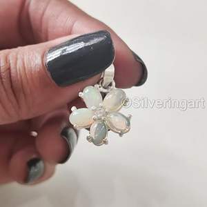 Pendentif pour femme en opale éthiopienne naturelle, forme florale, pendentif de Noël, bijoux faits à la main, pendentif en argent sterling 925 - Product Image 5