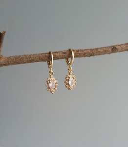 Boucles d'oreilles créoles Huggie en argent sterling 925 plaqué or avec zircon blanc, style vintage, cadeau d'anniversaire pour femme - Product Image 5