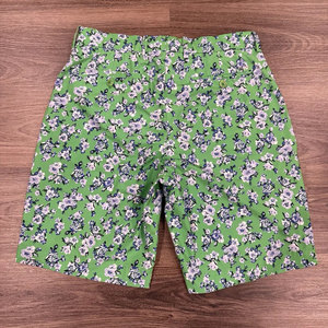 Polo de golf à coupe décontractée avec tissu doux offrant un confort tout au long de la journée et une liberté de mouvement facile - Product Image 2