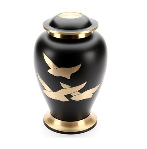 Look élégant souvenir urnes funéraires couleur noir et or design fantaisie urne funéraire utilisation pour les cendres humaines adultes 2025 - Product Image 1