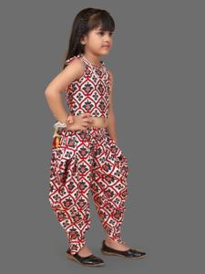 Ensemble indo-occidental imprimé Shoryam Fashion pour filles - Haut court maron Ikat et pantalon Dhoti, tenue ethnique pour les festivals et les fêtes, séchage rapide - Product Image 3