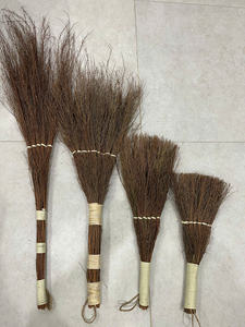 Escoba de ajenjo artesanal para trabajos de jardinería y decoración de Halloween - Product Image 6