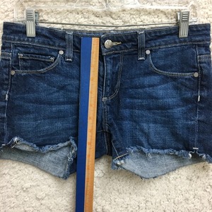 กางเกงยีนส์ขาสั้นแบบลำลองของผู้หญิงสีน้ำเงินเข้มกางเกงขาสั้นผ้ายืดขาสั้นแฟชั่น RRI-WS-17 - Product Image 4