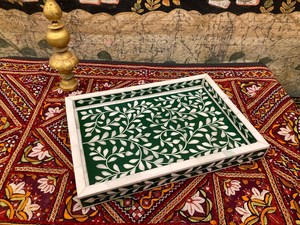 Bandeja de servicio redonda hecha a mano de nuevo diseño al por mayor tamaño personalizado madera y acrílico con incrustaciones artesanales de resina ósea - Product Image 2