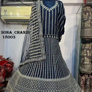 Venta al por mayor verano pesado bordado neto Lehenga 2,4 m Dupatta 1,2 m satén blusa Jarkan espejo trabajo B2B exportación listo para el invierno - Product Image 3
