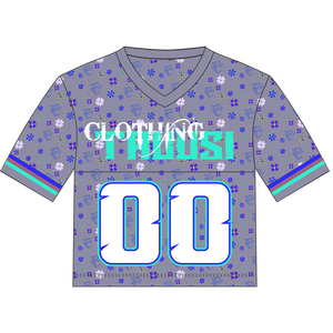 เสื้อยืดตาข่ายโอเวอร์ไซส์พิเศษ ลายโลโก้ด้านหน้า สไตล์บล็อกคอร์ ฮิปฮอป แร็พ ฟุตบอล ย้อนยุค แขนปกติ คอวี เสื้อเบสบอลผู้ชาย - Product Image 1