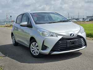 TOYOTA VITZ 2019, 5 PLAZAS, AUTOMÁTICO, HATCHBACK, SEDÁN - Product Image 3