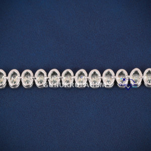 Pulsera de tenis de moissanita de alta calidad verde ovalada de Plata de Ley 925 joyería de lujo para mujer de Gurukrupa Gems - Product Image 4