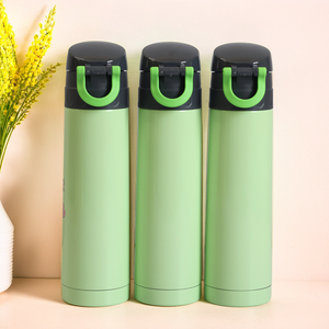 Linda Botella de Agua de Acero Inoxidable de 500 ml con Diseño de Panda, Termo de Vacío de Goma con Estilo Divertido para Viajes - Product Image 4