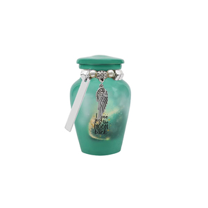 Urne funéraire personnalisée de couleur turquoise avec un pendentif en forme d'aile d'ange et un motif de lune pour le stockage des cendres d'un adulte - Product Image 1