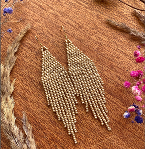 Pendientes de cuentas doradas Pendientes de cuentas de semillas doradas Pendientes de cuentas con flecos Pendientes colgantes Pendientes de noche - Product Image 1