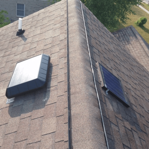 Ventilateur solaire pour grenier SunRise - Panneau de commande à distance en 3 parties |   30W ou 45W |   Base de bordure plate |   Refroidit jusqu'à 2 800 pieds carrés |   Fabriqué aux États-Unis |   25 ans - Product Image 6
