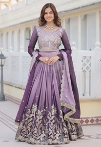 Lehenga Choli Lavanda Reversible Semi-Cosido y Adornado para Fiesta (Código de Estilo Chidiya) - Product Image 2