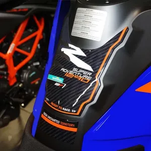 Adesivi 3D per KTM 1290 Super Adventure R 2021-24, Compatibili con Protezione Serbatoio Moto - Product Image 1