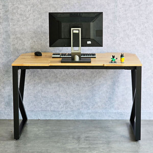 Escritorio para PC Gaming de 120x70cm de madera de caucho con patas de hierro en forma de K, requiere montaje GD68070 - Product Image 5