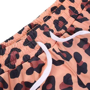 Nouveau short de basket-ball imprimé en sublimation de couleur unie Offre Spéciale de haute qualité short de basket-ball en maille de sport personnalisé - Product Image 2